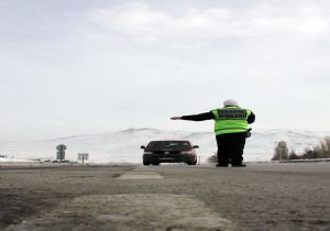 Pasinler'e gelirken kaza geçirdiler: 6 yaralı
